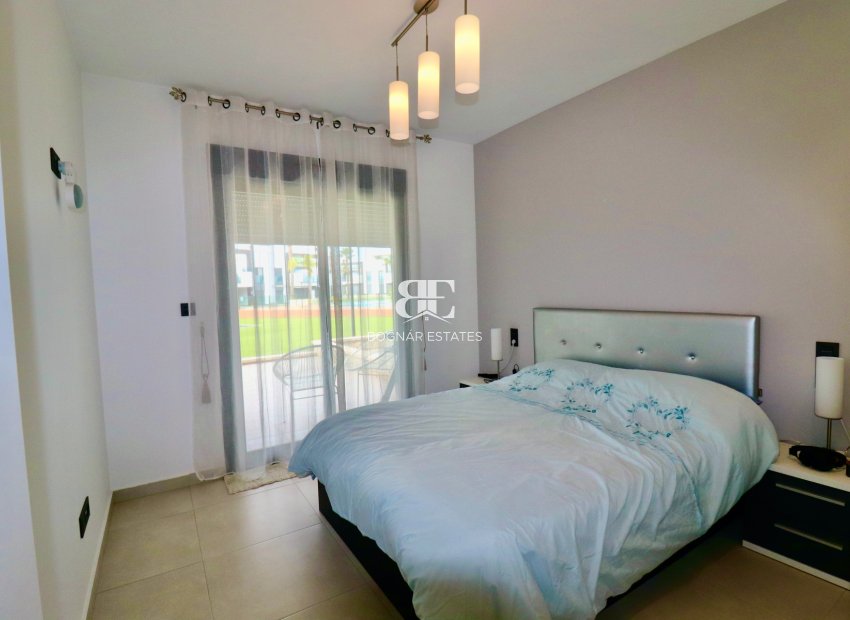Resale - apartment -
Guardamar del Segura - Guardamar - El Raso