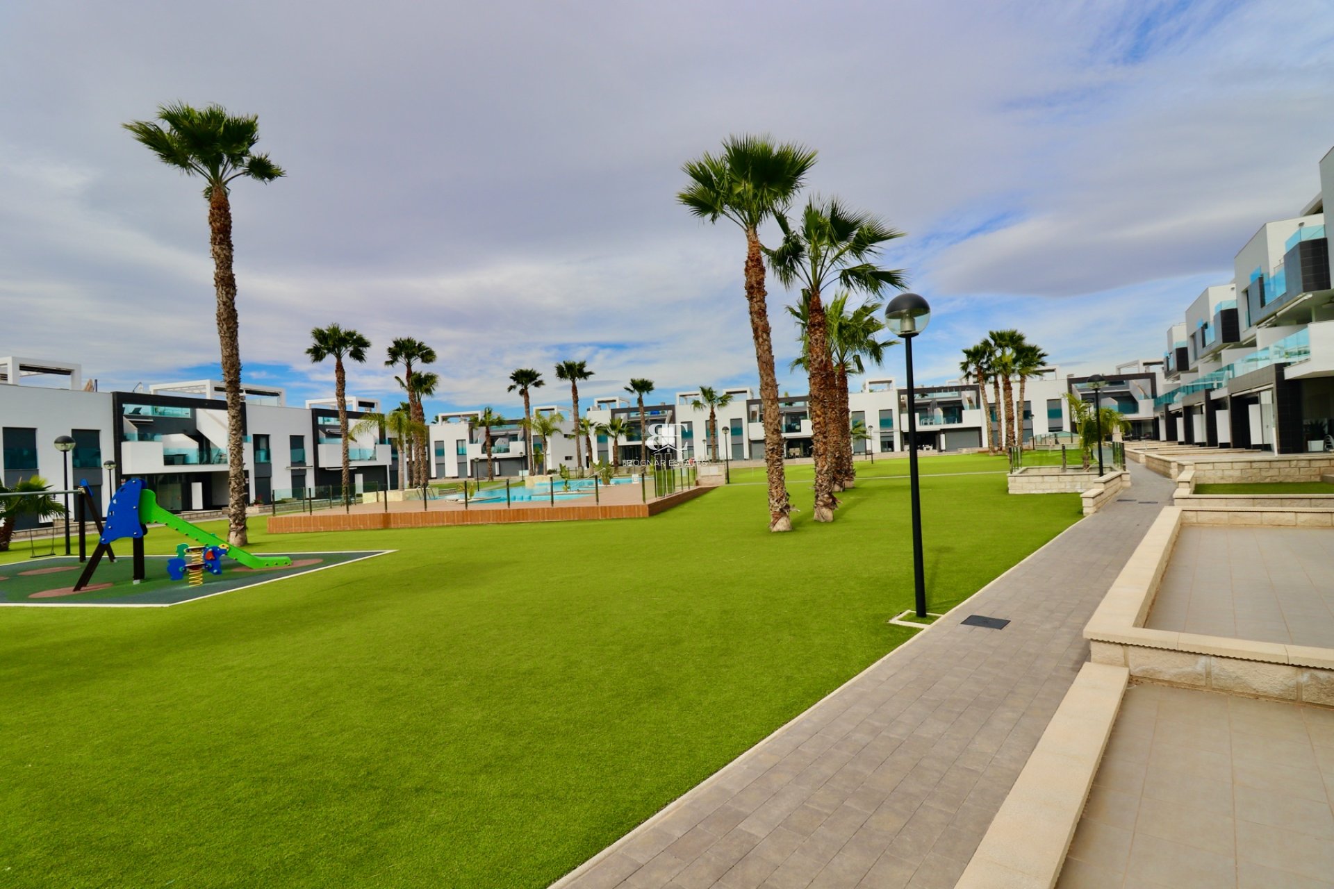 Resale - apartment -
Guardamar del Segura - Guardamar - El Raso