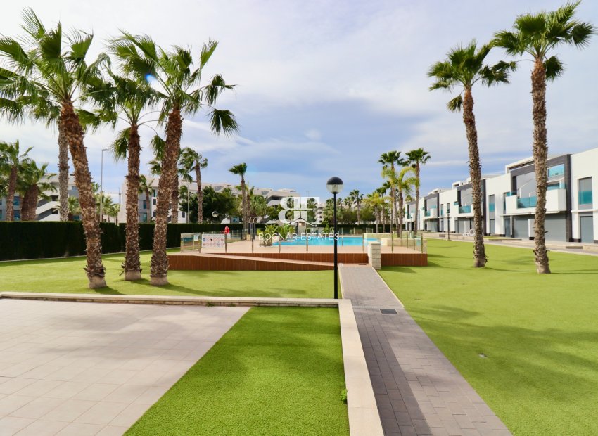 Resale - apartment -
Guardamar del Segura - Guardamar - El Raso