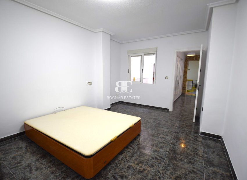 Resale - apartment -
Guardamar del Segura - Pueblo