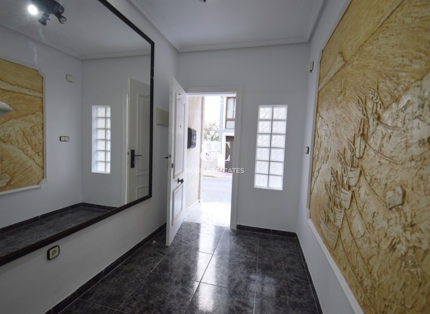 Resale - apartment -
Guardamar del Segura - Pueblo