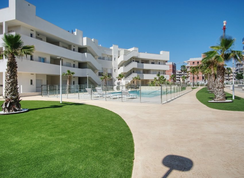 Resale - apartment -
Guardamar del Segura - Urbanizaciones