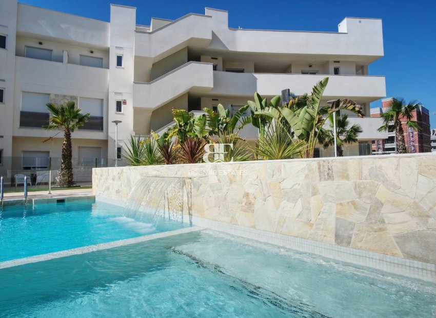 Resale - apartment -
Guardamar del Segura - Urbanizaciones
