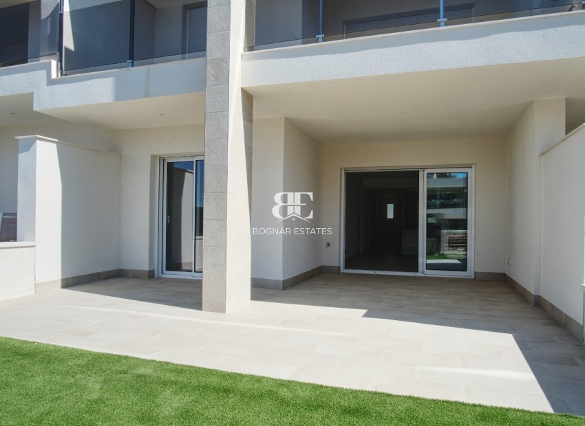 Resale - apartment -
Guardamar del Segura - Urbanizaciones