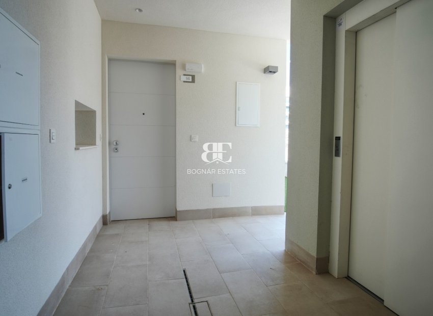 Resale - apartment -
Guardamar del Segura - Urbanizaciones