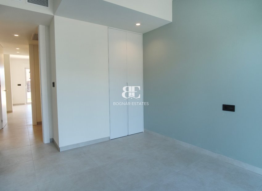 Resale - apartment -
Guardamar del Segura - Urbanizaciones