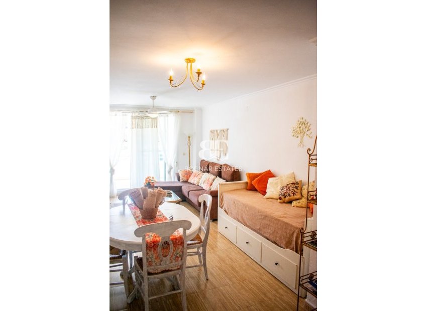 Resale - apartment -
Jávea - El Arenal
