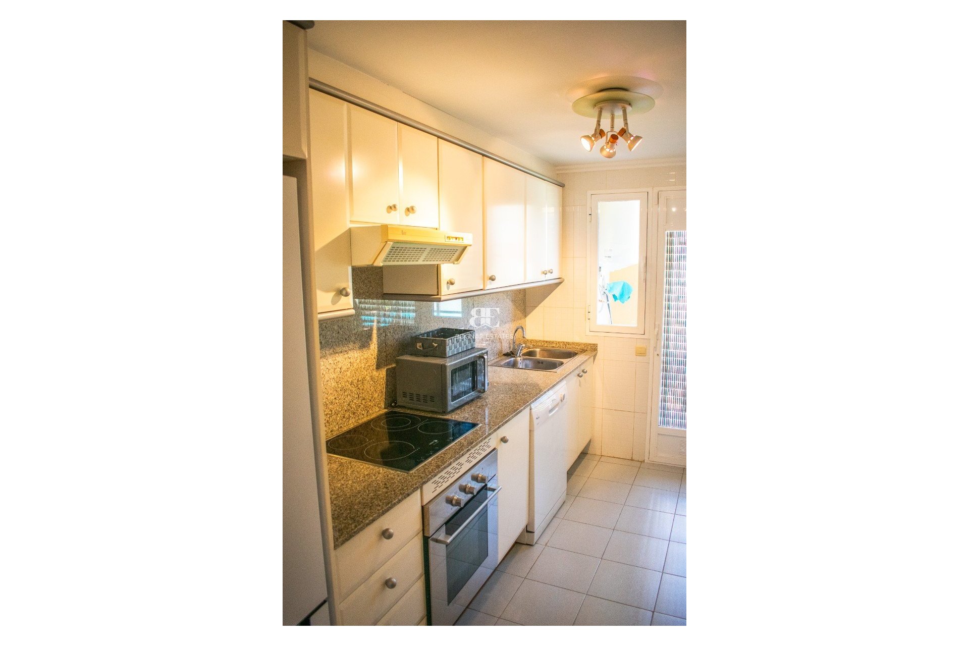 Resale - apartment -
Jávea - El Arenal