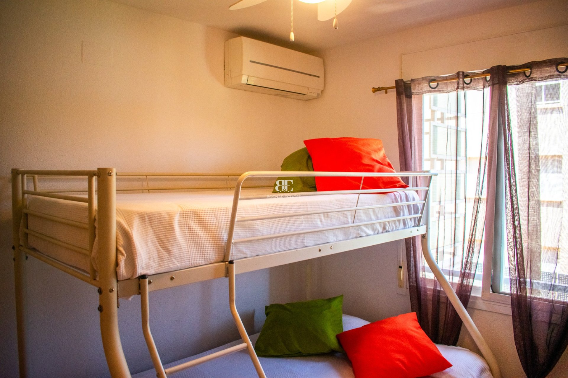 Resale - apartment -
Jávea - El Arenal
