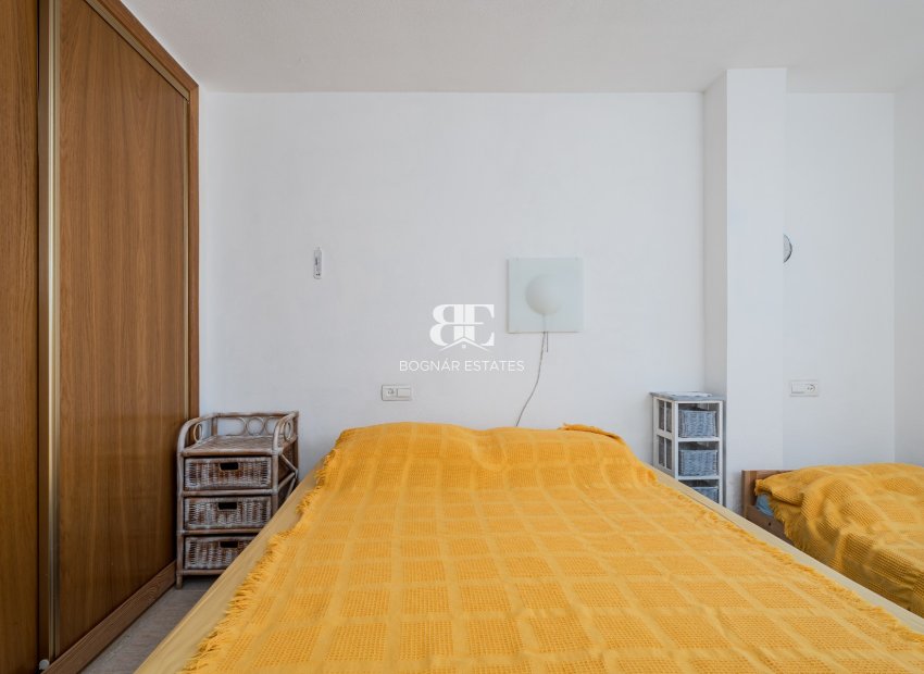 Resale - apartment -
La Manga del Mar Menor - Urb. El Ancora