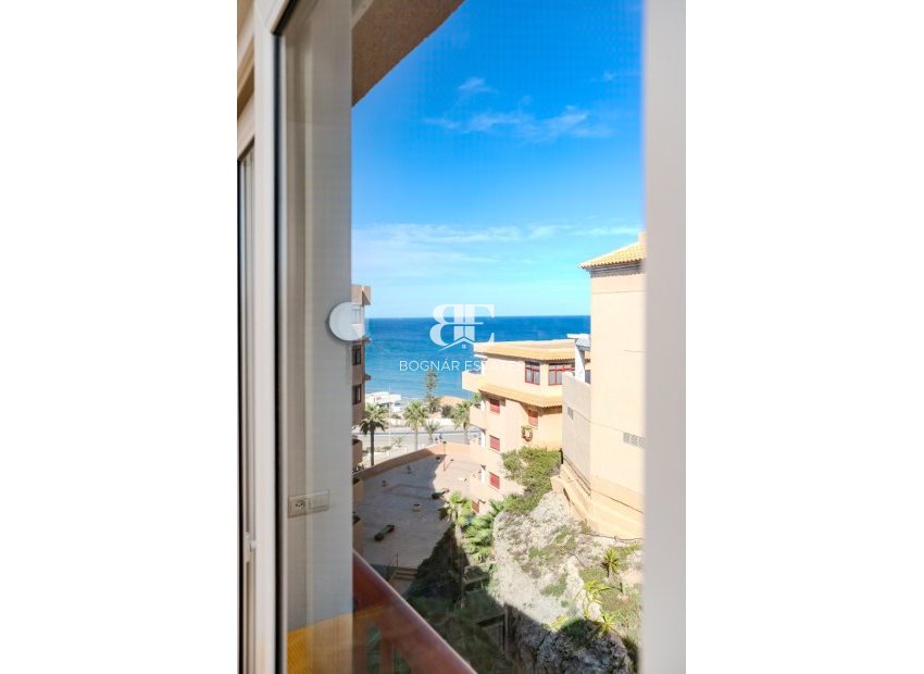 Resale - apartment -
La Manga del Mar Menor - Urb. El Ancora