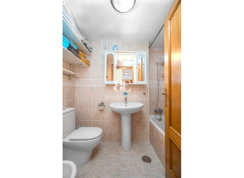 Resale - apartment -
La Manga del Mar Menor - Urb. El Ancora