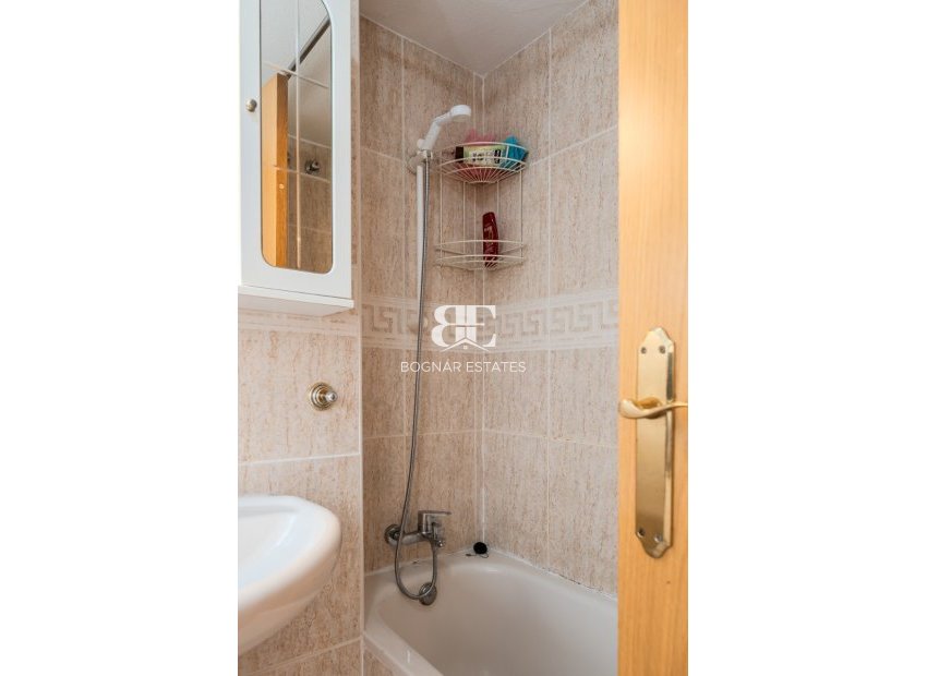 Resale - apartment -
La Manga del Mar Menor - Urb. El Ancora