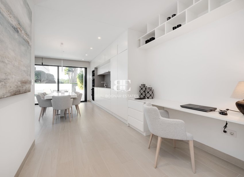 Resale - apartment -
Las Colinas Golf Resort - Las Colinas golf