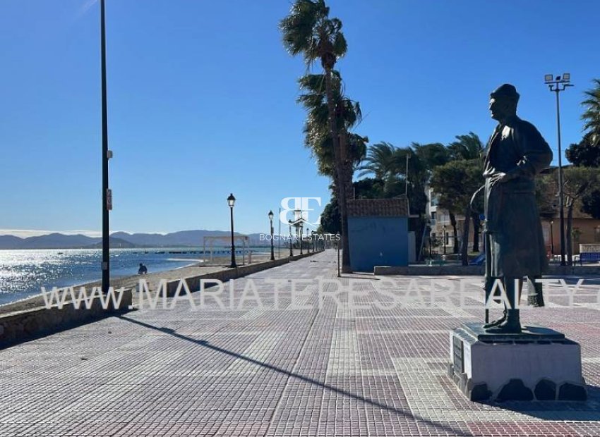 Resale - apartment -
Los Alcazares