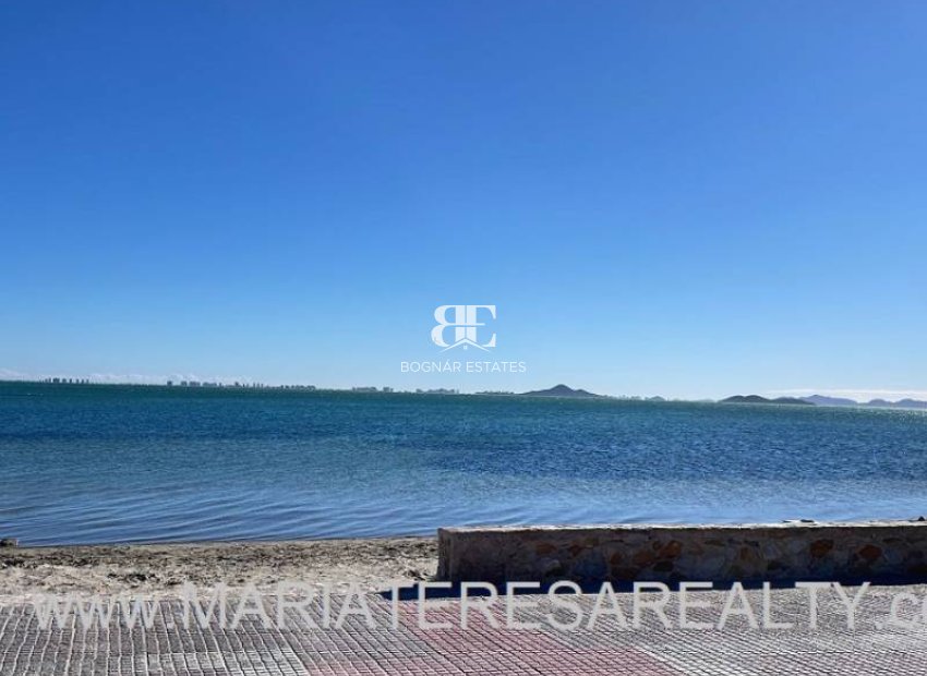 Resale - apartment -
Los Alcazares