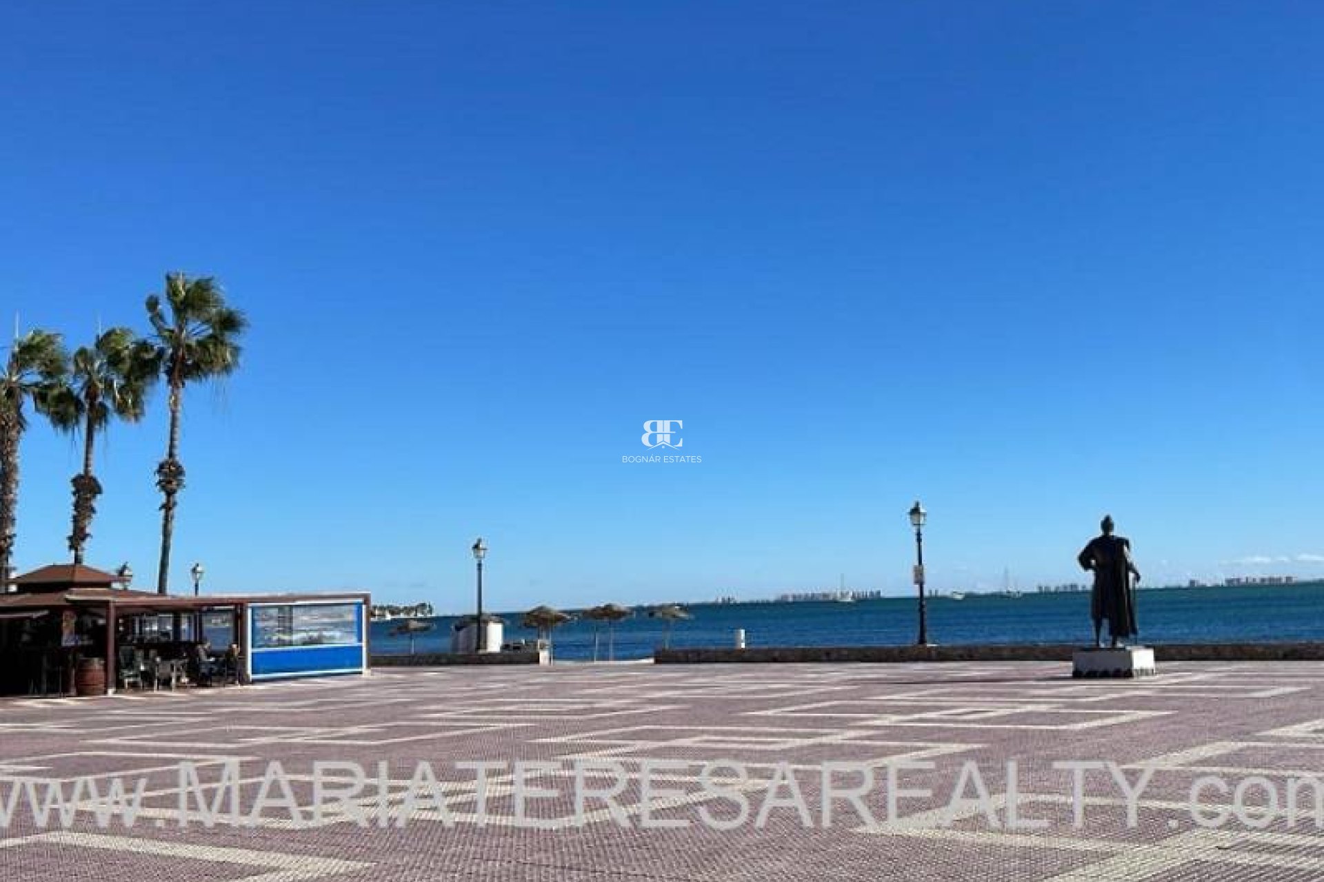 Resale - apartment -
Los Alcazares