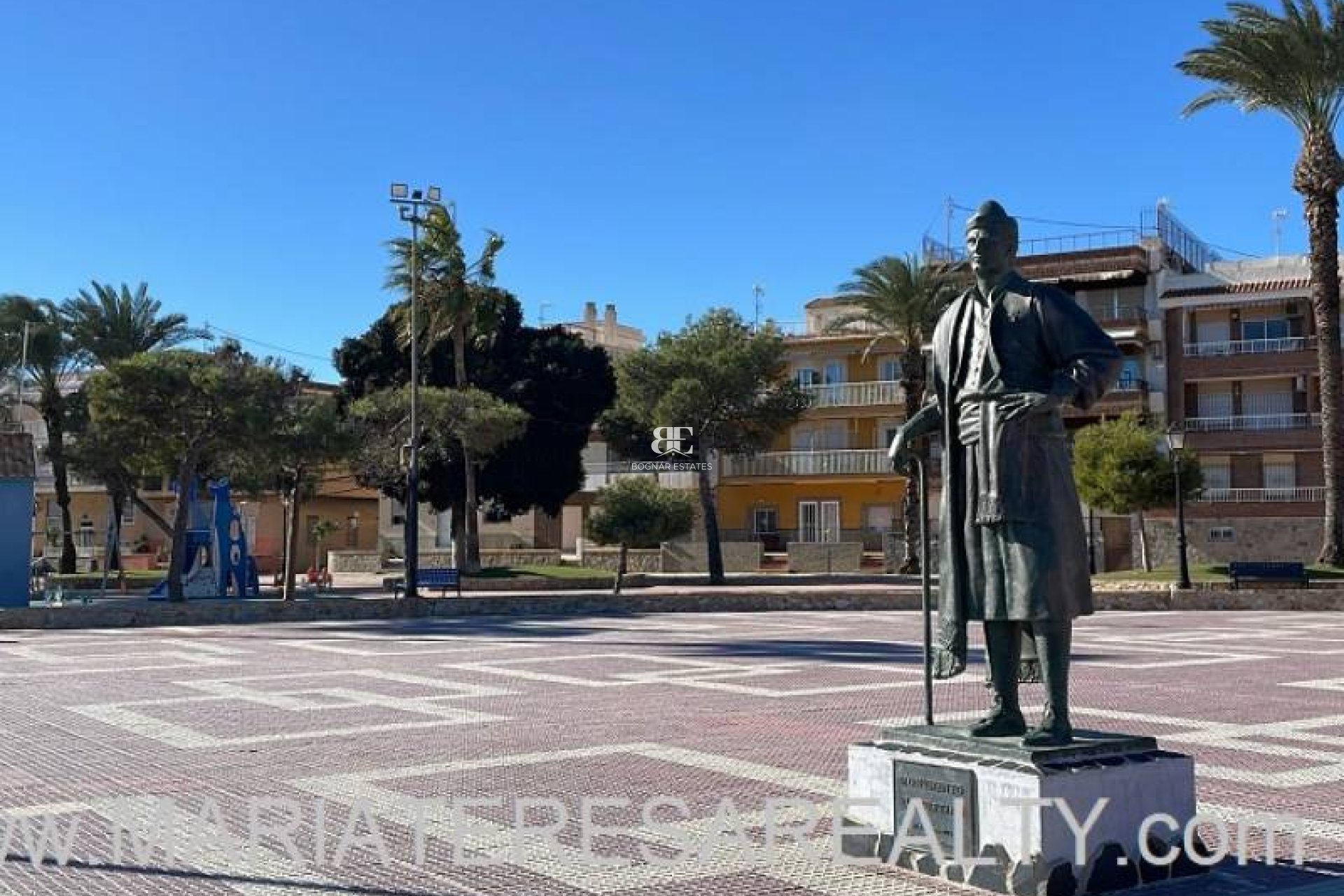 Resale - apartment -
Los Alcazares