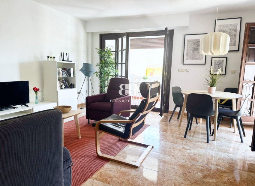 Resale - apartment -
Los Alcazares