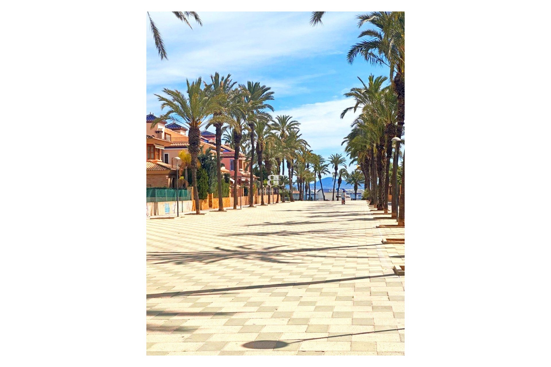 Resale - apartment -
Los Alcazares