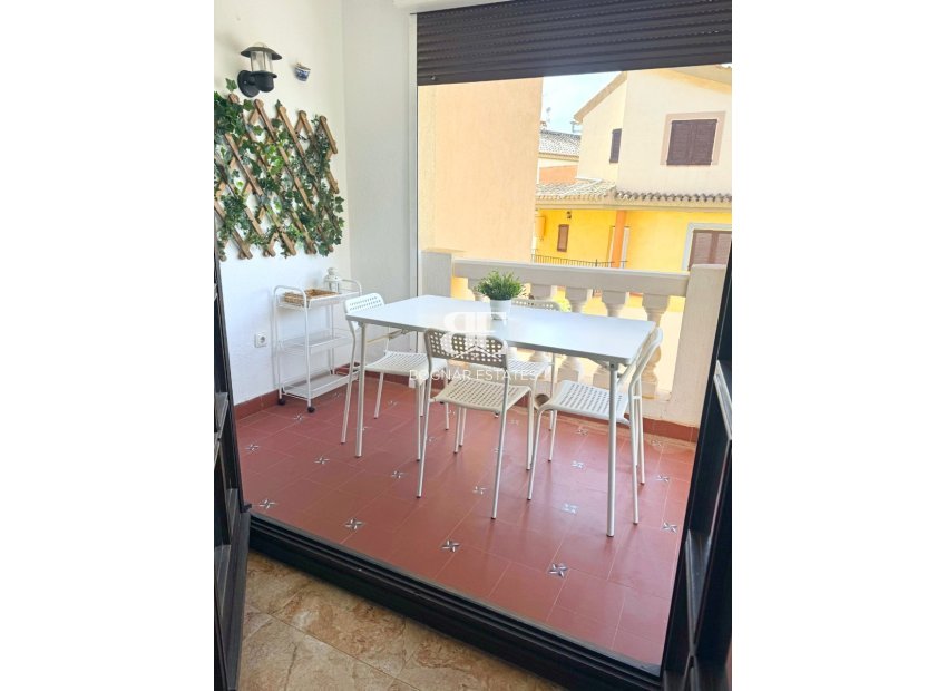 Resale - apartment -
Los Alcazares