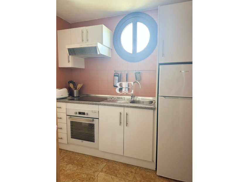 Resale - apartment -
Los Alcazares