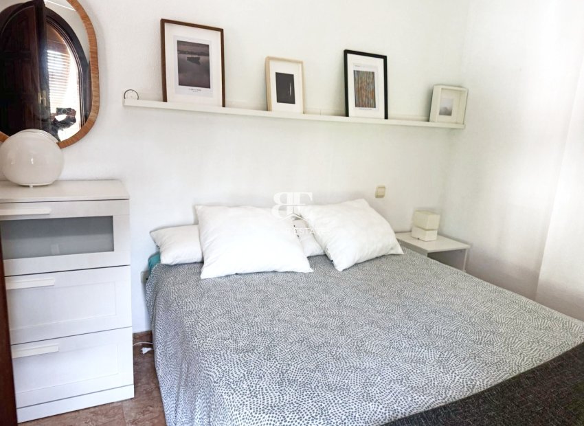 Resale - apartment -
Los Alcazares