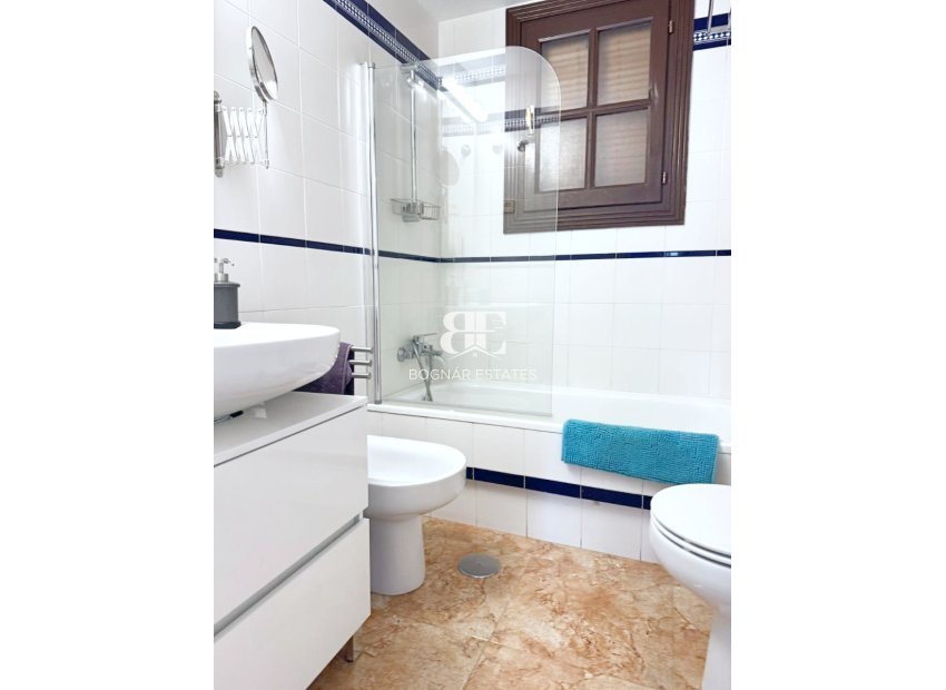 Resale - apartment -
Los Alcazares