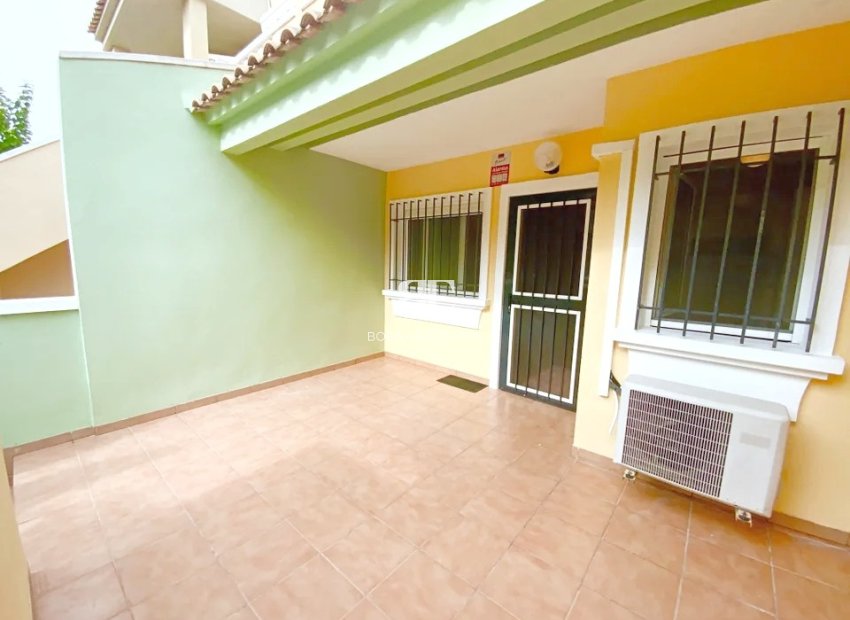Resale - apartment -
Los Alcazares