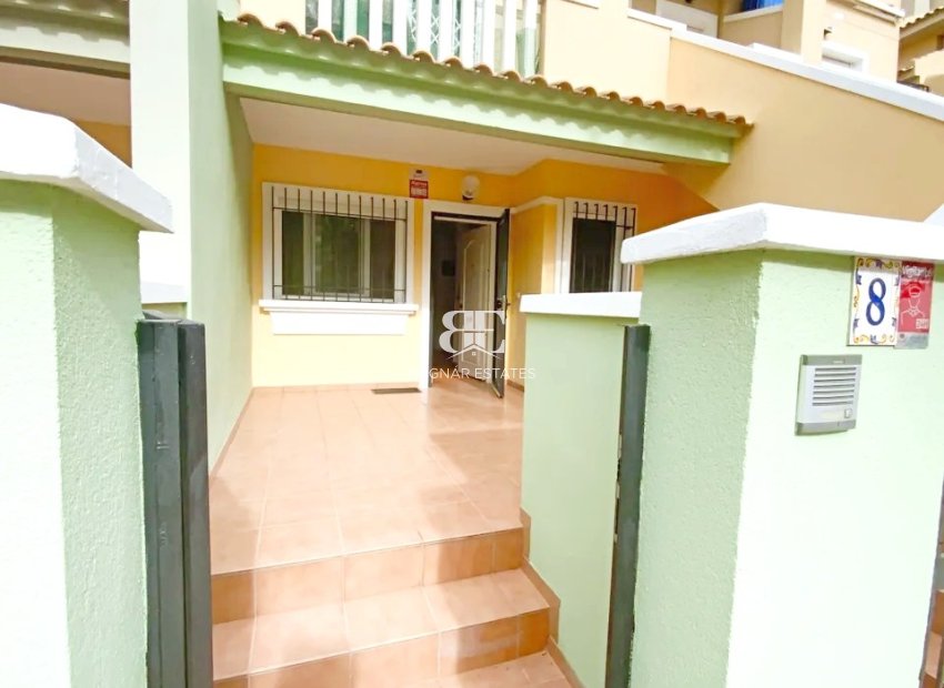 Resale - apartment -
Los Alcazares