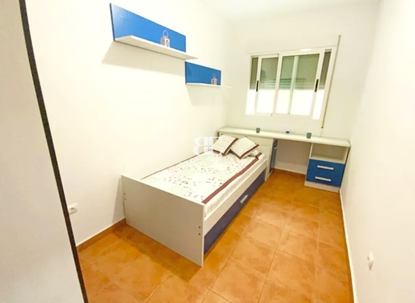 Resale - apartment -
Los Alcazares