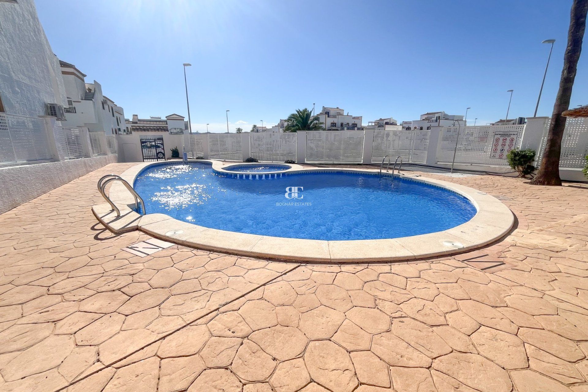Resale - apartment -
Los Montesinos - Entre Naranjos
