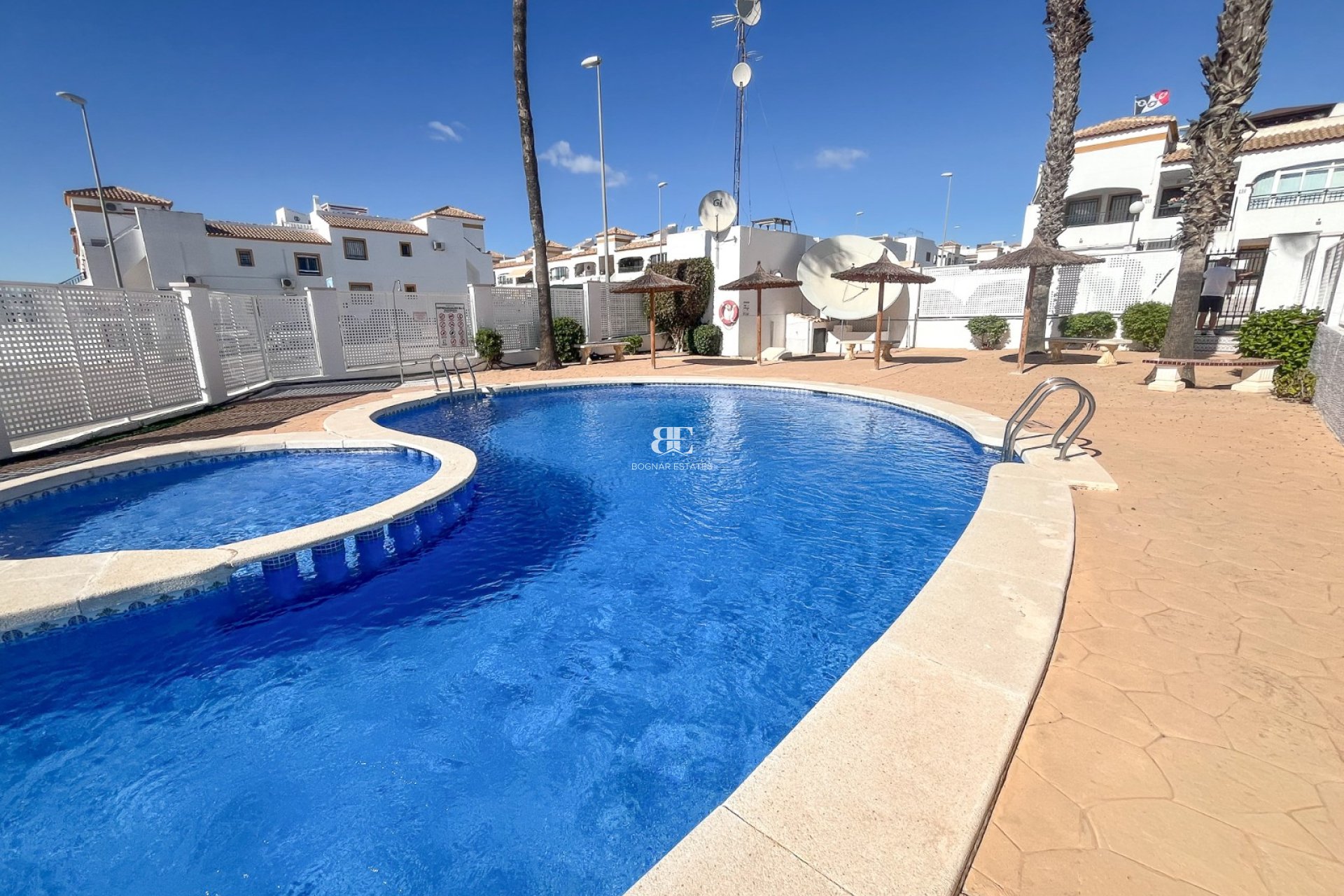 Resale - apartment -
Los Montesinos - Entre Naranjos