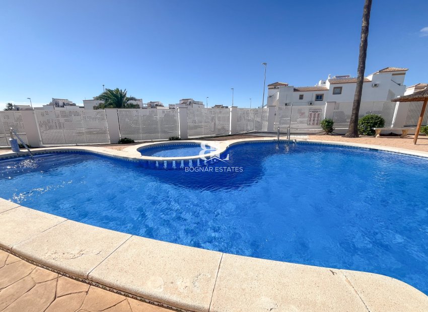 Resale - apartment -
Los Montesinos - Entre Naranjos