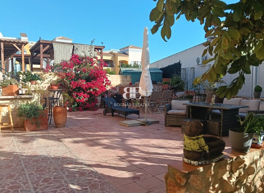 Resale - apartment -
Los Montesinos - La Herrada