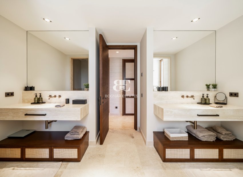 Resale - apartment -
Malaga - Casares