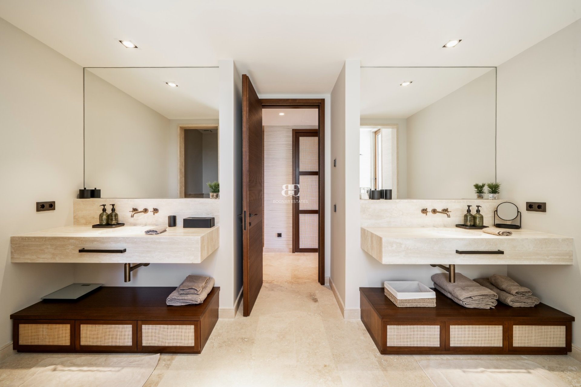 Resale - apartment -
Malaga - Casares