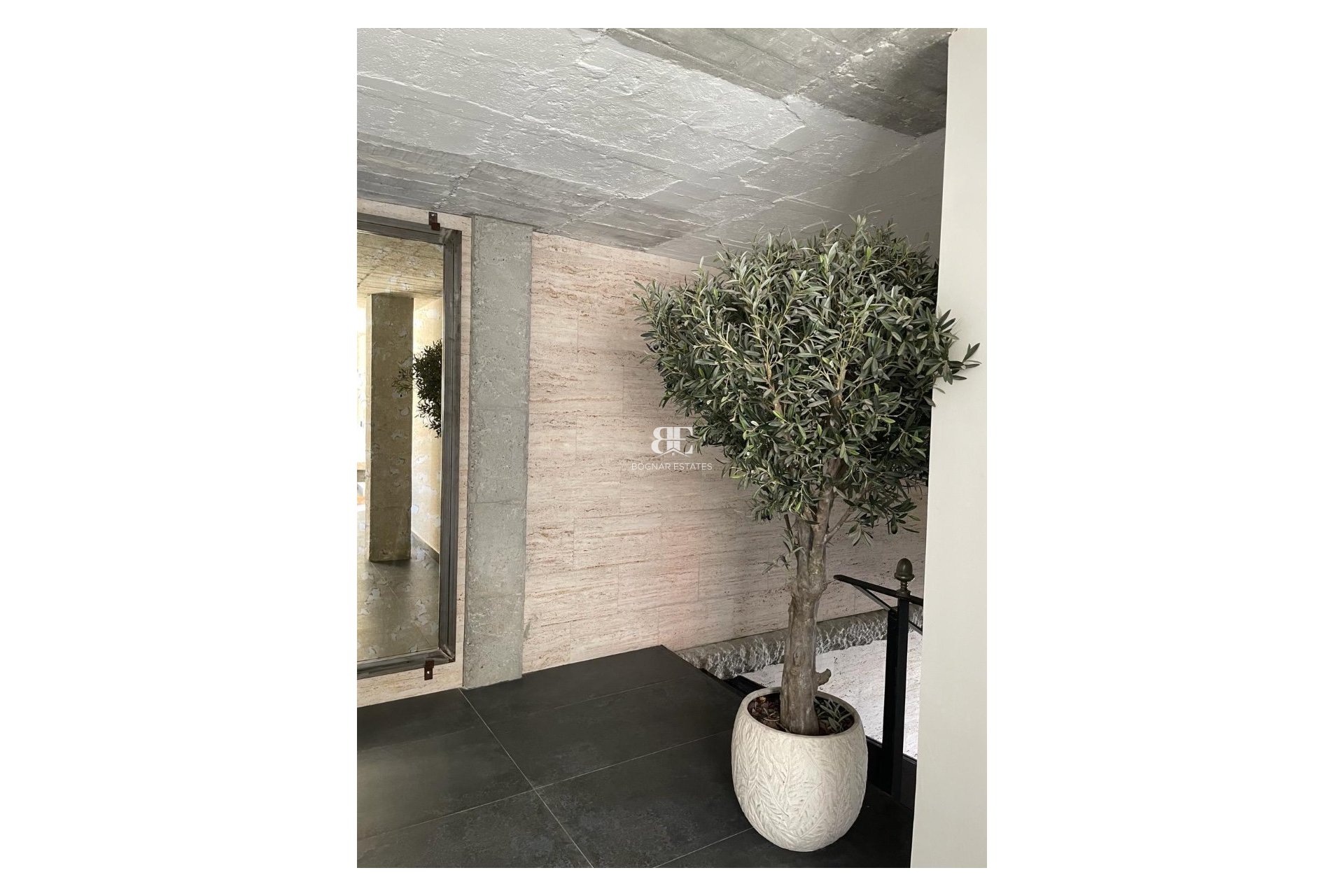 Resale - apartment -
Marbella - Center