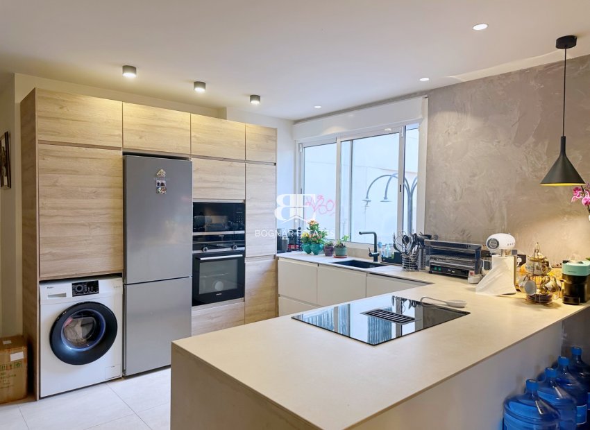 Resale - apartment -
Marbella - Center