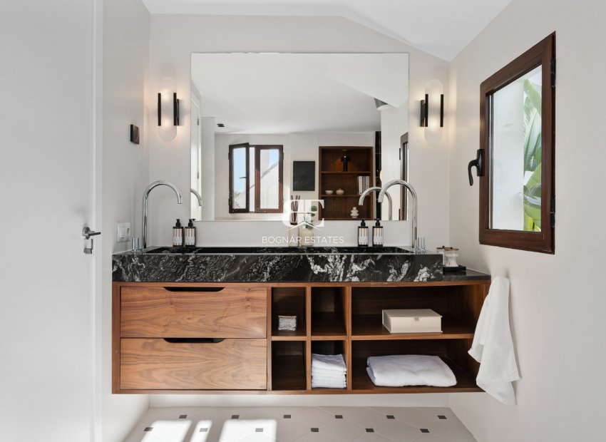 Resale - apartment -
Marbella - Golden Mile
