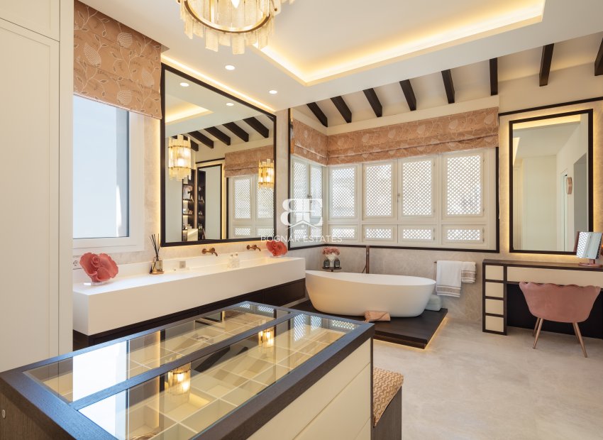 Resale - apartment -
Marbella - Golden Mile