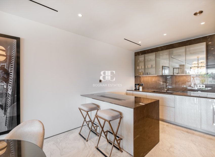 Resale - apartment -
Marbella - Golden Mile