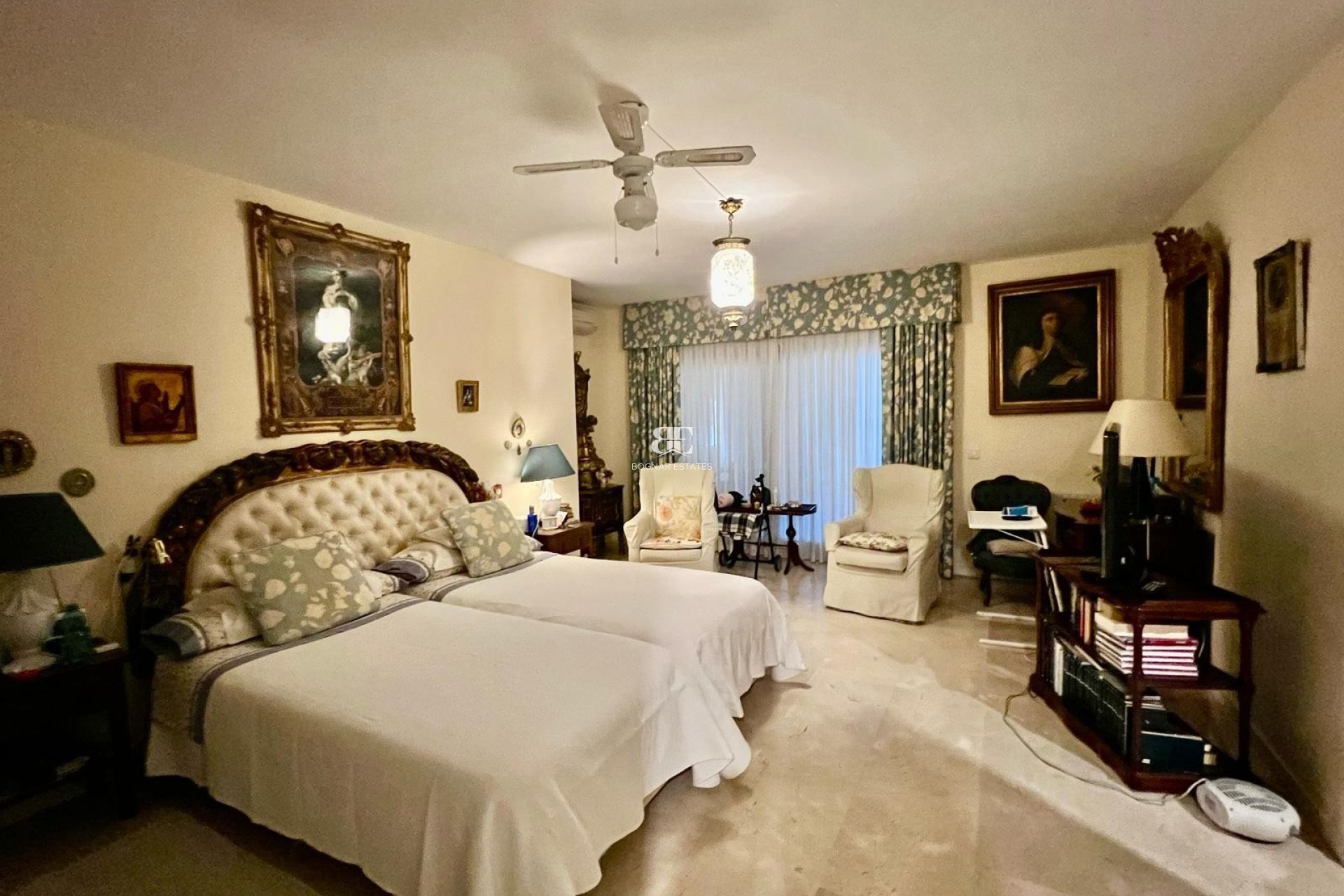 Resale - apartment -
Marbella - Guadalmina Alta