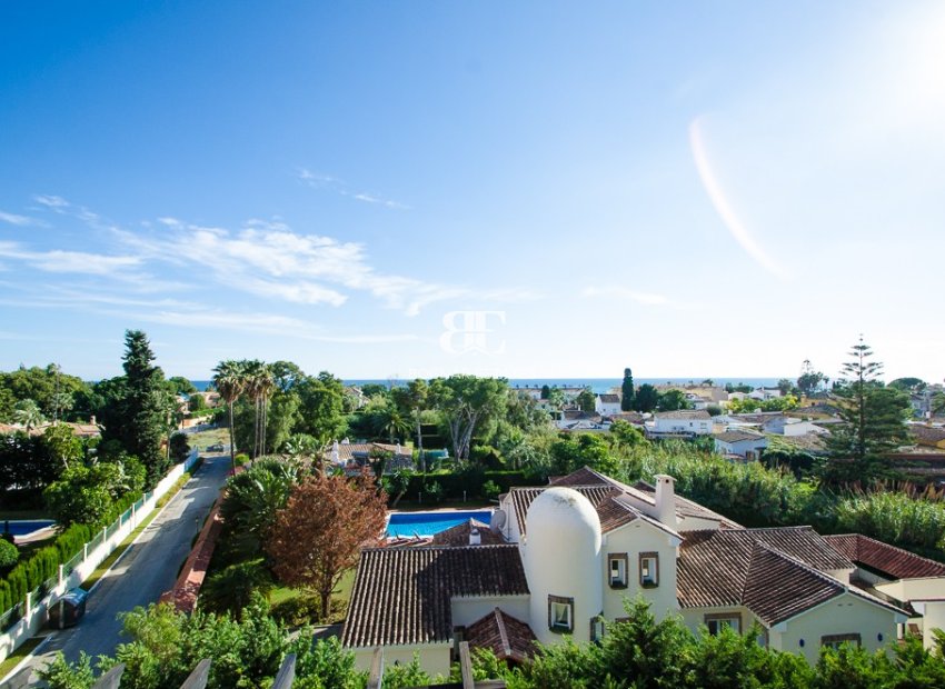 Resale - apartment -
Marbella - La Mairena
