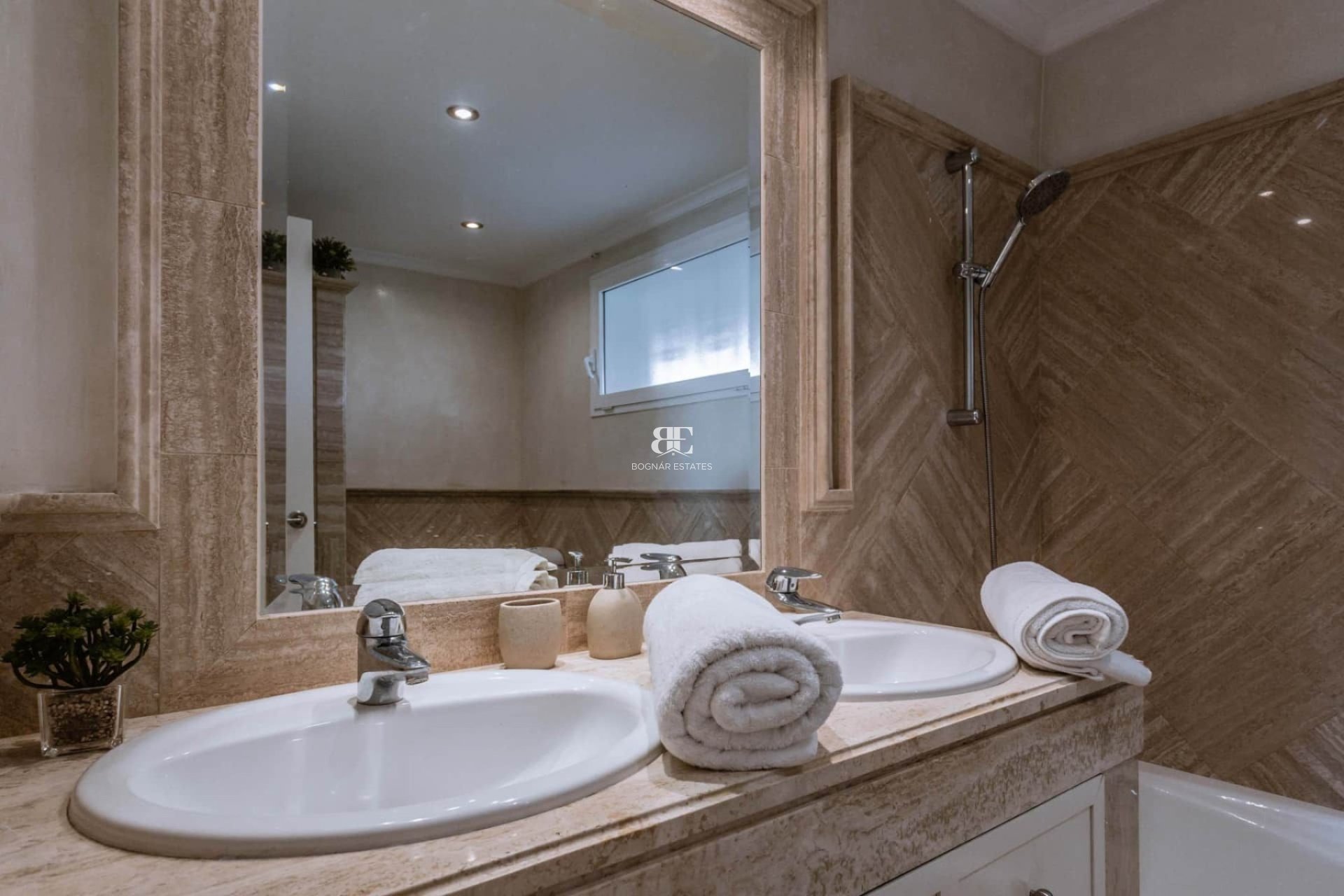 Resale - apartment -
Marbella - Los Monteros