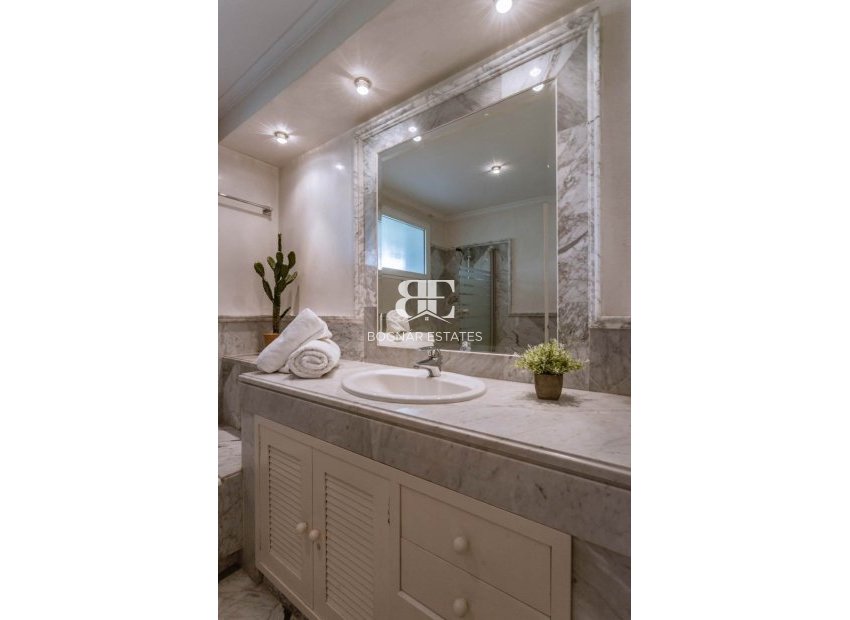Resale - apartment -
Marbella - Los Monteros