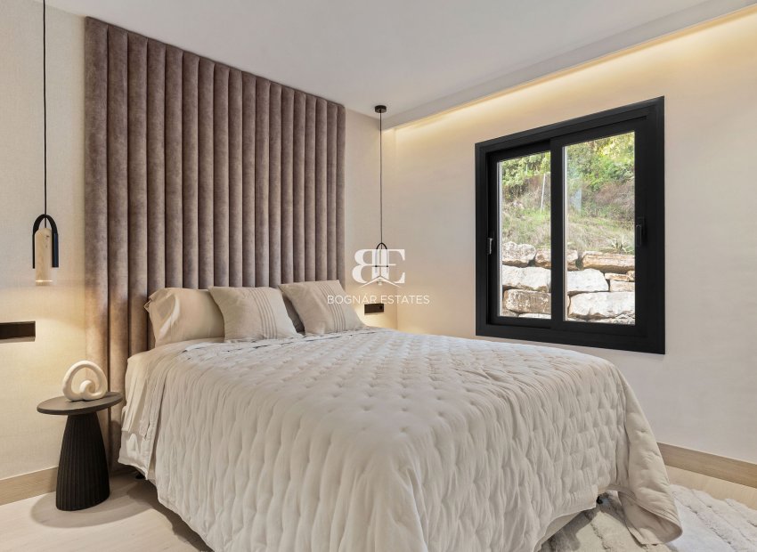 Resale - apartment -
Marbella - Nueva Andalucía