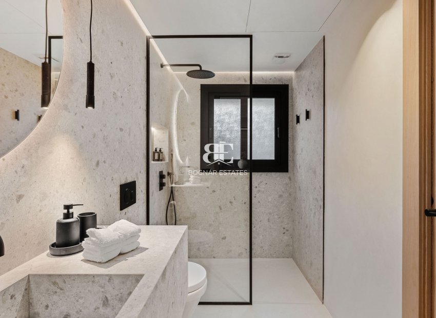 Resale - apartment -
Marbella - Nueva Andalucía