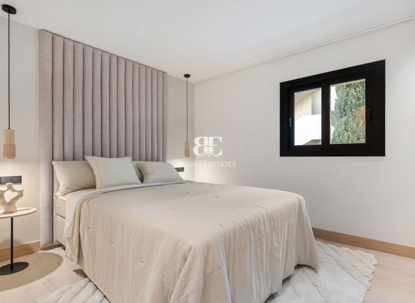Resale - apartment -
Marbella - Nueva Andalucía