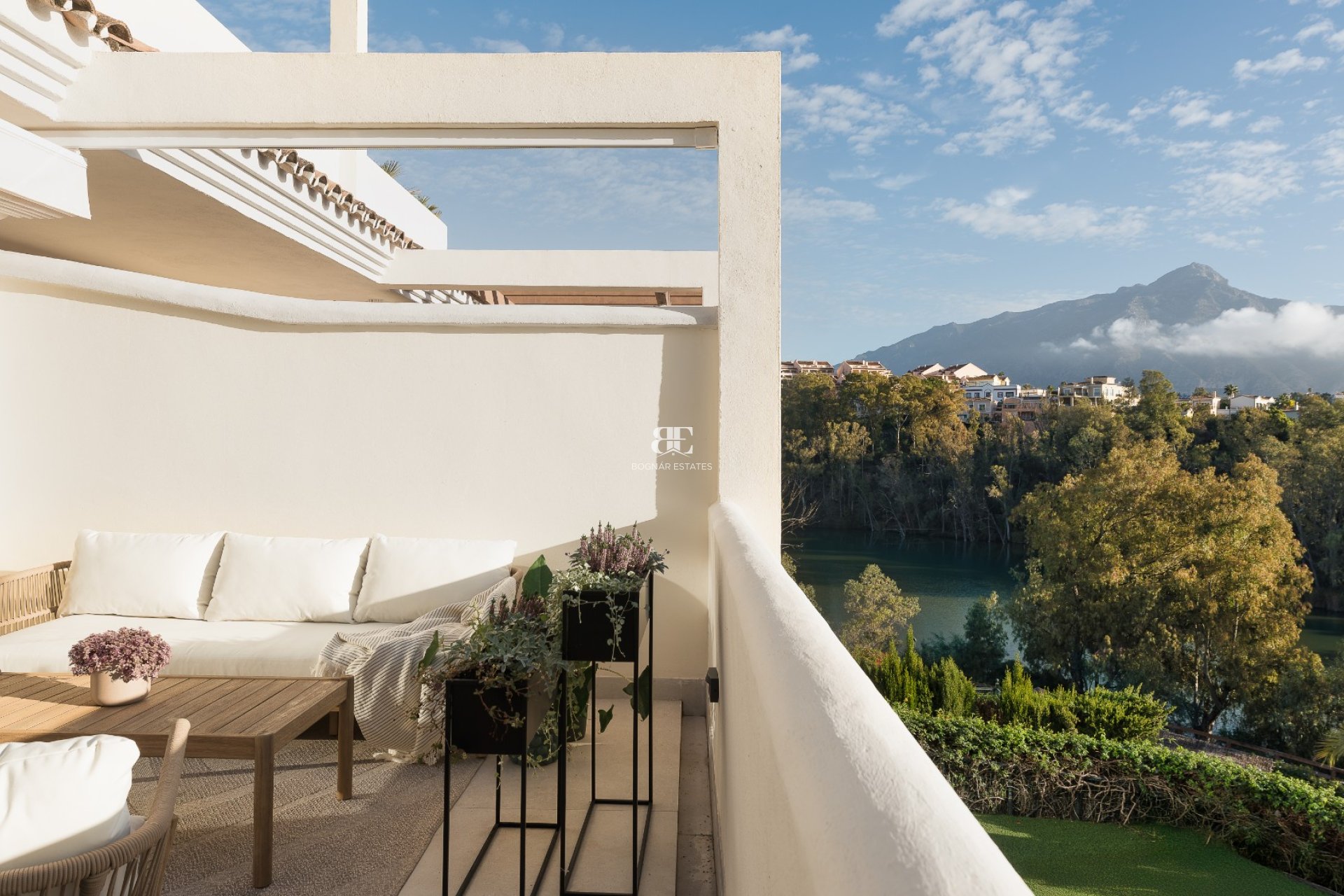 Resale - apartment -
Marbella - Nueva Andalucía